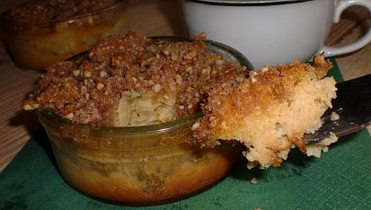 Svačinové jablečné misky s křupavou posýpkou