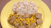 Tempeh na cibulce s oříškovou rýží