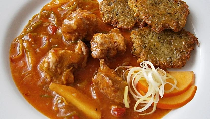 Vepřová plec s kaki a pórkem