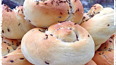 Babiččiny "startovací" žemličky (jinak housky) (žemličky - detail)
