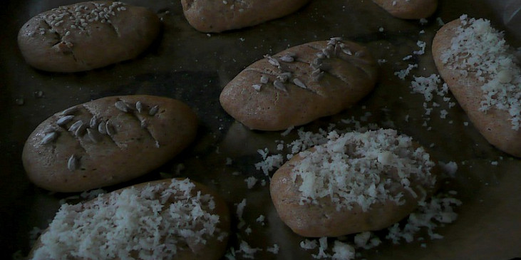 Bezlepkové bulky chlebovky (před pečením)