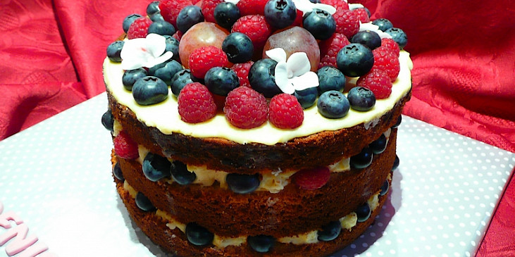 Bezlepkový nahatý dort(Naked cake)