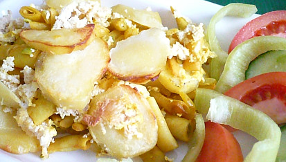 Brambory zapékané s tofu a fazolkami