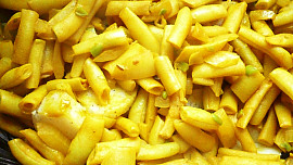 Brambory zapékané s tofu a fazolkami