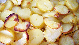 Brambory zapékané s tofu a fazolkami