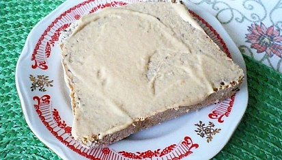 Chléb s omeletou (vaječný řízek)