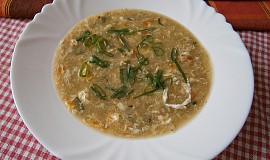 Chlebová polévka s kořenovou zeleninou a vejci