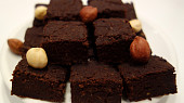 Fazolové brownies s karobovou moukou