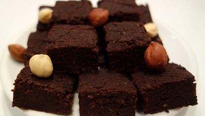 Fazolové brownies s karobovou moukou