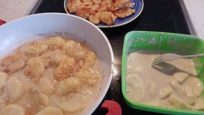 Jablečné lupínky v těstíčku, Smažíme na pánvi