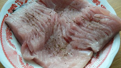 Kapr na houbách s vlašskými ořechy – rodinný recept sokolnického rybáře