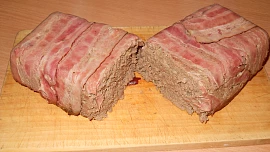 Králičí paštika s brusinkami