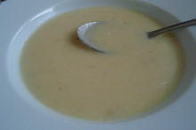 Krémová polévka s pórkem a bramborami