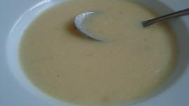 Krémová polévka s pórkem a bramborami