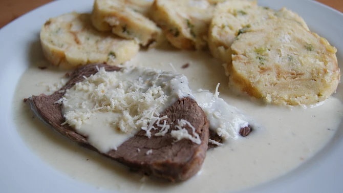 Křenová omáčka s hovězím masem