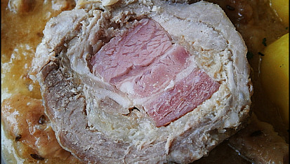 Krkovice s celerem, připravená v papiňáku