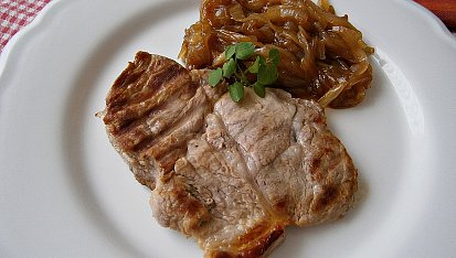 Krkovice ve svařáčku,s podušenou cibulí, Krkovice ve svařáčku,s podušenou cibulí