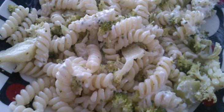 Lehký brokolicový salátek