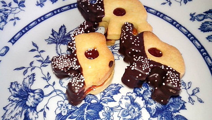 Linecké cukroví ozdobené, hotové