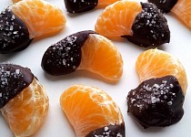 Mandarinky v hořké čokoládě, s mořskou solí
