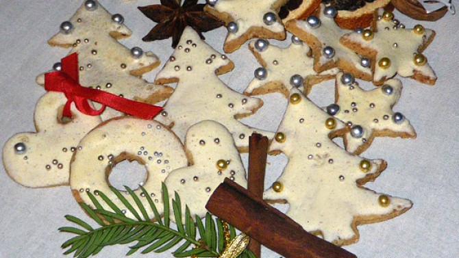 Mandlová vánoční kolečka a hvězdičky na stromeček