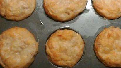 Muffiny se sýrem a anglickou slaninou