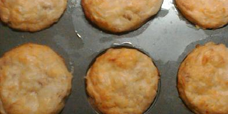 Muffiny se sýrem a anglickou slaninou