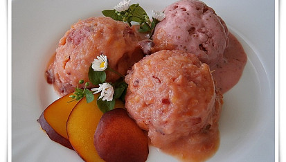 Nektarinková "zmrzlina"