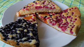 Olejová buchta s ovocem pečená na CRISP talíři