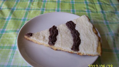 Pečení na CRISP talíři v multifunkční troubě, Koláč linecký z asi 300 g těsta