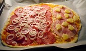 Pizza (před pečením)