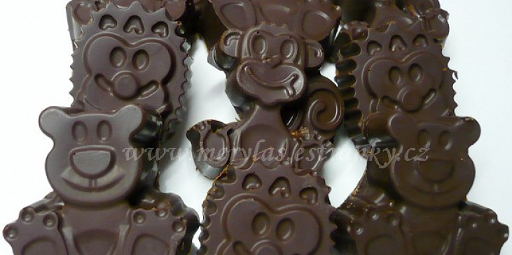 Plněné čokoládové pralinky (Pralinky pro menší děti s ořechovou náplní)