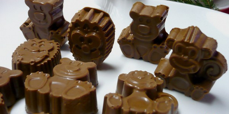 Plněné čokoládové pralinky (Dílo mých vnoučat :-) Pralinky z mléčné čokolády…)
