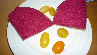 Pomazánka z červené řepy s cizrnou