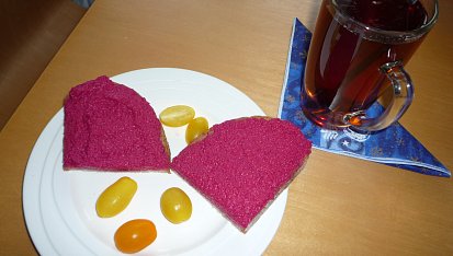 Pomazánka z červené řepy s cizrnou