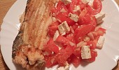 Pstruh lososovitý na grilu (Příloha - rajčatový salát)