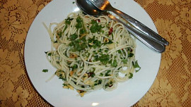 Spaghetti aglio olio e peperoncino