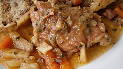Vepřová plec v cibuli, s celerem a mrkví, Detail