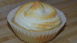 Ananasové muffiny se sněhovou čepicí