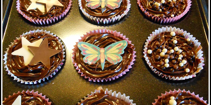 Anglické dortíky cupcakes, čokoládové (Cupcakes)