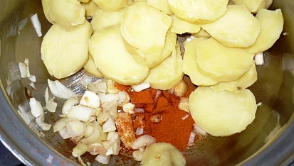 Brambory na paprice jako příloha