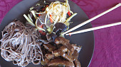CHOP SUEY (čína z wok pánve) se soba nudlemi