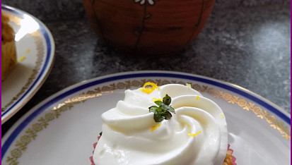 Cizrnové cupcakes s jablky a citronovým tvarohem