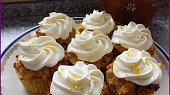 Cizrnové cupcakes s jablky a citronovým tvarohem