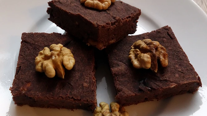 Cuketové brownies s kaštanovou moukou bez lepku, mléka a vajec