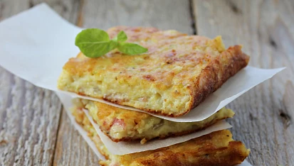 Slaný cuketový koláč s bazalkou (cukeťák, nákyp)