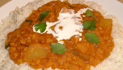 Dhal z červené čočky a brambor