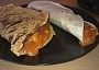 Domácí kukuřičné tortily s masovou náplní na mexický způsob