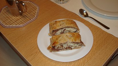 Domácí listové těsto + slané šátečky, Výborný šrtudlík  s tvarohem z tohoto těsta