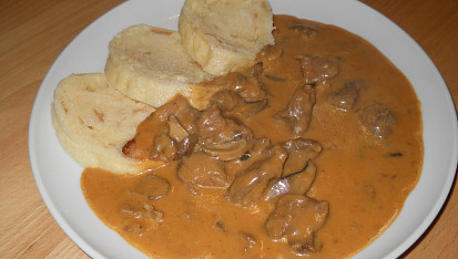 Hovězí krk Stroganov